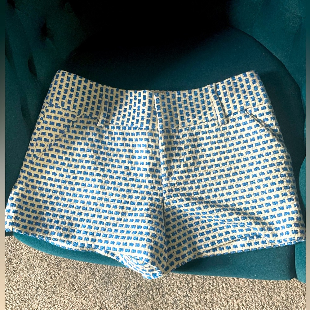 Alice + Olivia White and Blue Woven High-Waist Shorts.